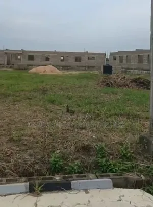 Mowe Land With Certificate of Occupancy