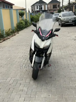 Yamaha 2020 Black