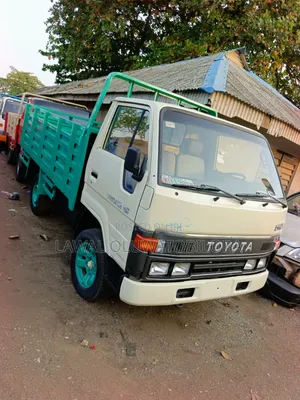 Use Toyota Dyna 150 1998 White 2rz Petrol Engine