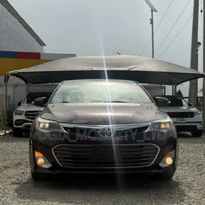 Toyota Avalon XLE Premium Sedan FWD (3.5L 6cyl 6A) 2013 Maroon