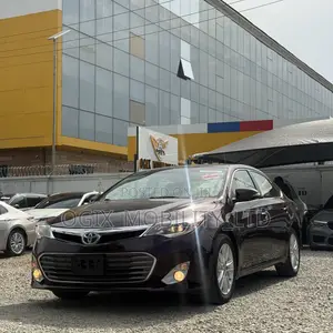 Toyota Avalon XLE Premium Sedan FWD (3.5L 6cyl 6A) 2013 Maroon