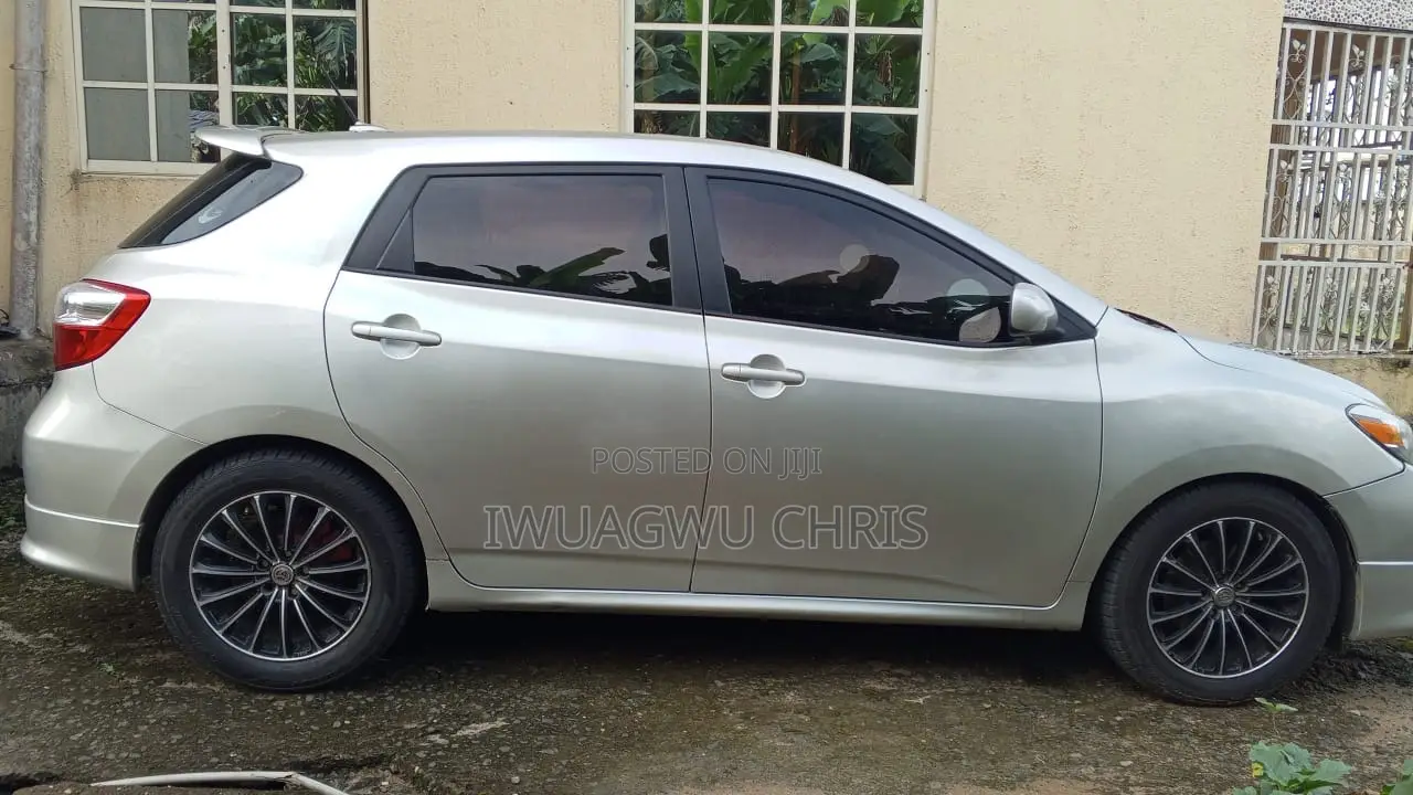 Toyota Matrix 2010 Gray