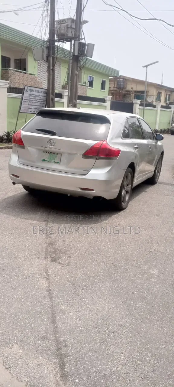 Toyota Venza 2011 Silver