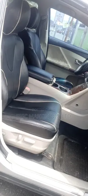 Toyota Venza 2011 Silver