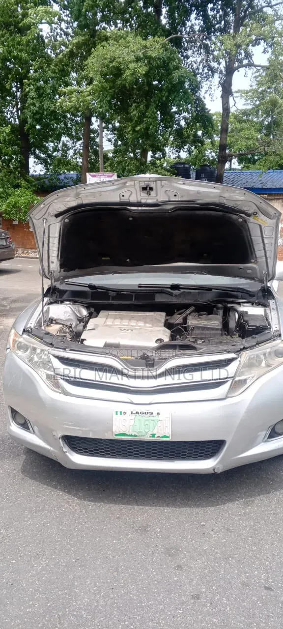 Toyota Venza 2011 Silver