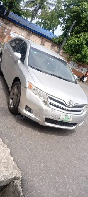 Toyota Venza 2011 Silver