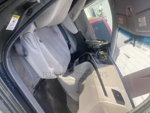 Toyota Sienna LE FWD 8-Passenger 2013 Gray
