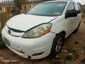 Toyota Sienna 2007 White