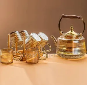 Borosilicate Heat Resistant Glass Tea Jug With Wooden Handle With Cups