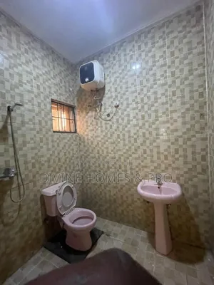 4bdrm Penthouse in Minister Quarters, Life Camp for rent