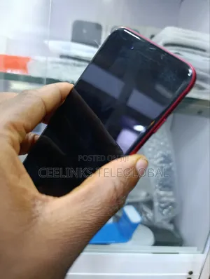 Apple iPhone SE (2022) 128 GB Red