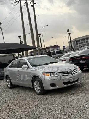 Toyota Camry 2010 Silver