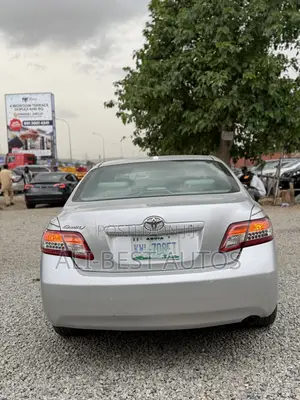 Toyota Camry 2010 Silver