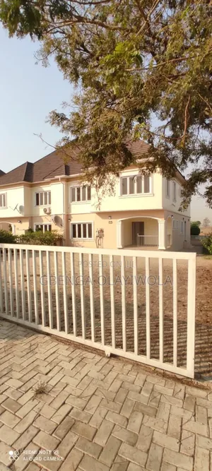 3bdrm Duplex in River Park Estate, FHA for sale