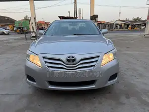 Toyota Camry LE 4dr Sedan (2.5L 4cyl 6AM) 2010 Silver