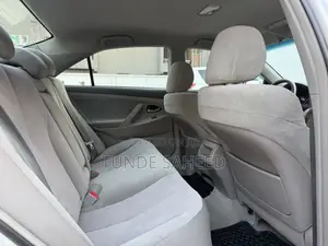 Toyota Camry LE 4dr Sedan (2.5L 4cyl 6AM) 2010 Silver
