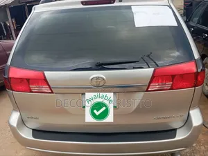 Toyota Sienna XLE 4WD 2007 Gold