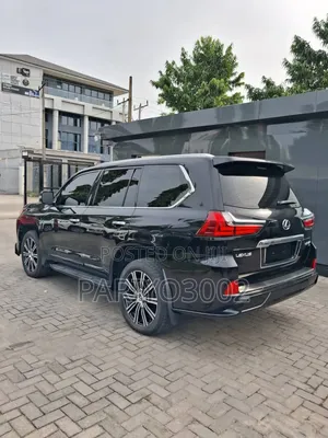 Lexus LX 2022 Black