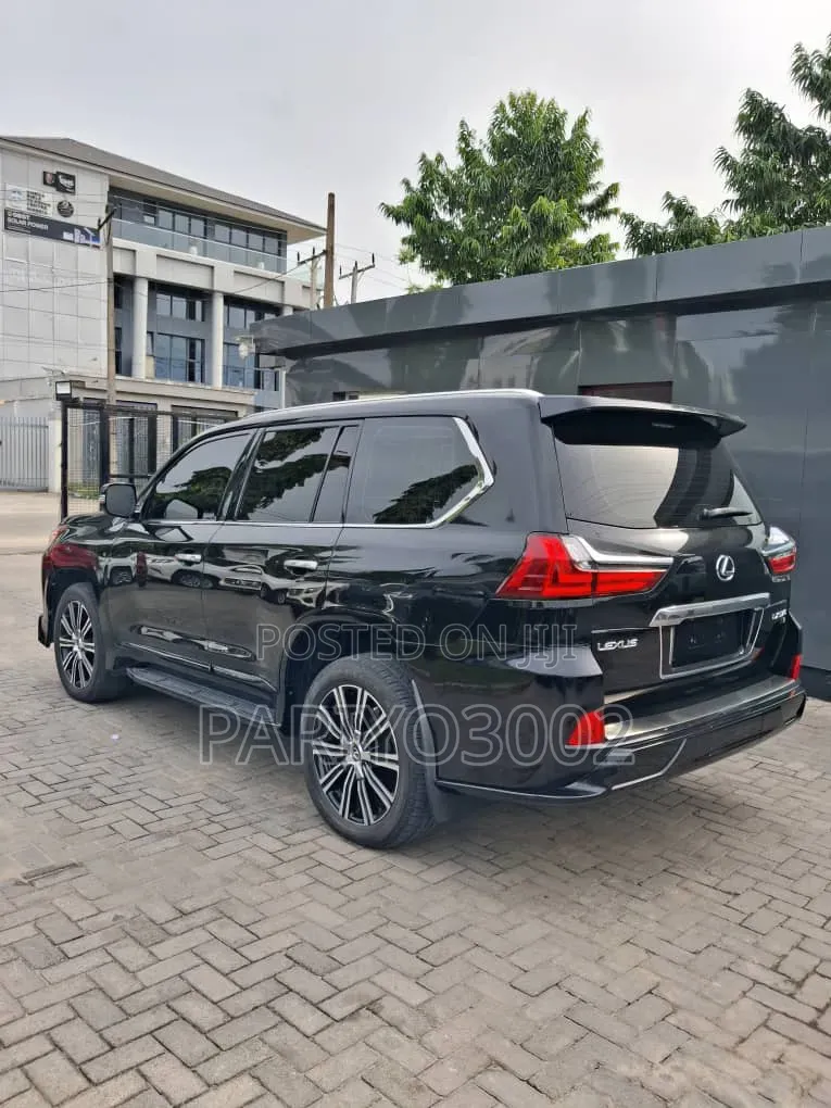 Lexus LX 2022 Black