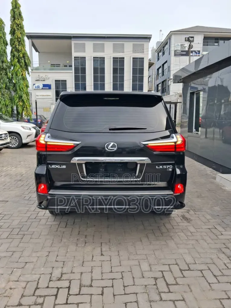 Lexus LX 2022 Black