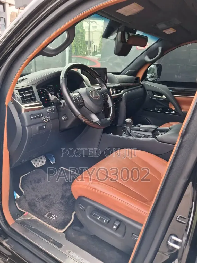 Lexus LX 2022 Black
