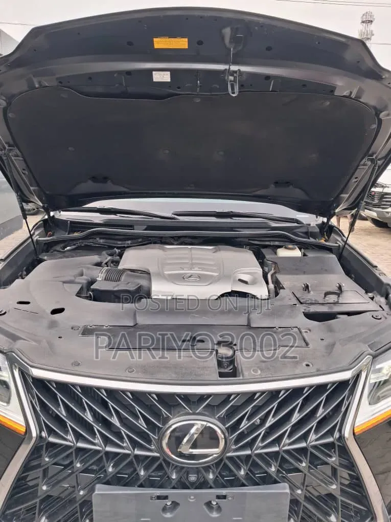 Lexus LX 2022 Black