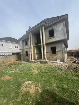 5bdrm Duplex in Gaduwa for sale