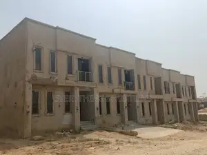 4bdrm Townhouse/Terrace in Apo District for sale