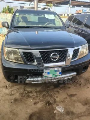 Nissan Frontier 2010 Black