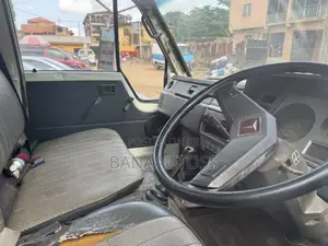 Toyota Dyna 200 Long Chias Tokunbo