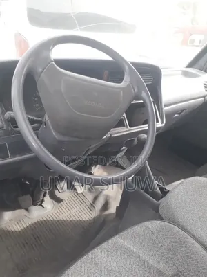 Toyota HiAce 2000 Black