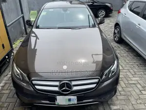 Mercedes-Benz E300 2018 Brown