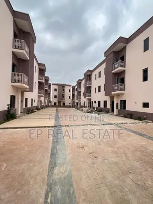4bdrm Duplex in Gaduwa for sale