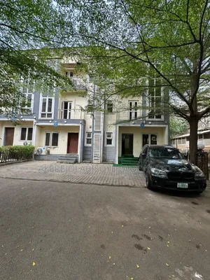 4bdrm Duplex in In An Estate Around for rent