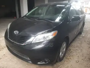 Toyota Sienna 2011 Black