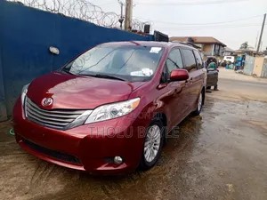 Toyota Sienna XLE 7 Passenger Mobility 2012 Burgundy