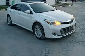 Toyota Avalon 2013 White