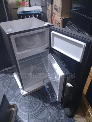 Hisense Table Top Double Door 87litre