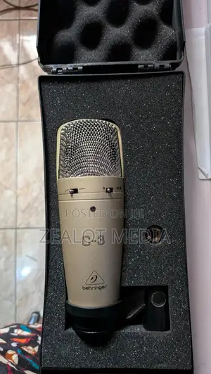 Behringer C-3