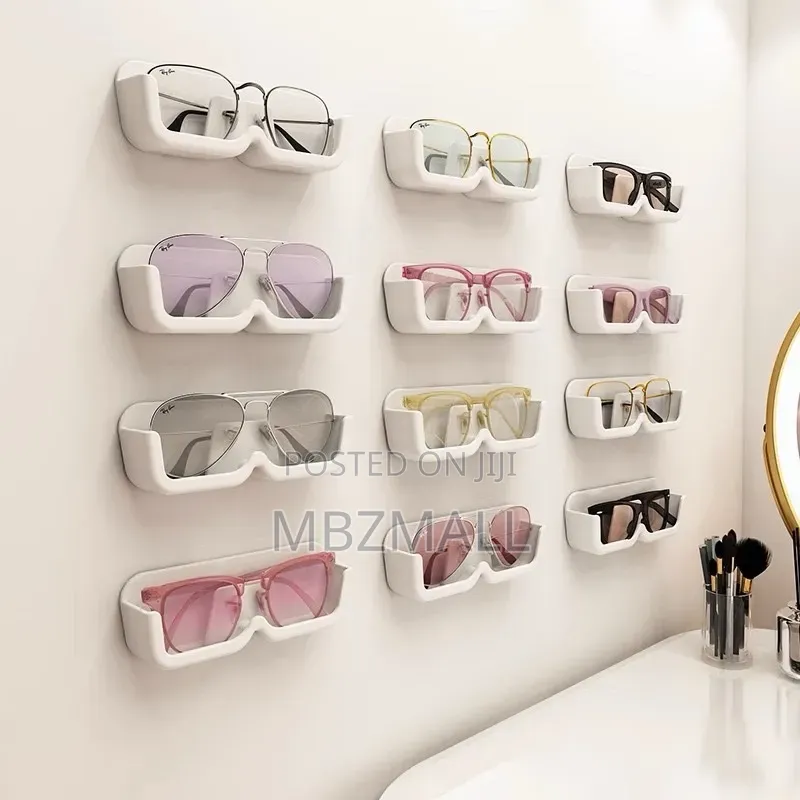 Wall-mounted Glasses Storage Box Punch