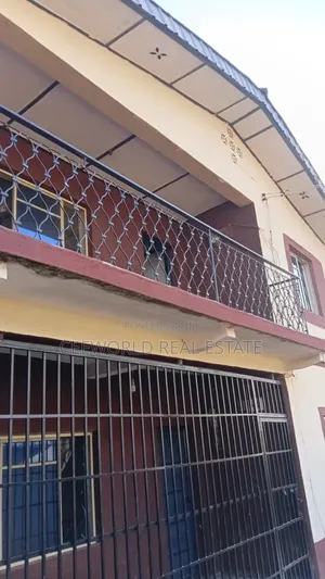 3bdrm Apartment in Elewura Challenge for rent