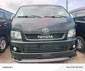 Toyota HiAce 2015 Black