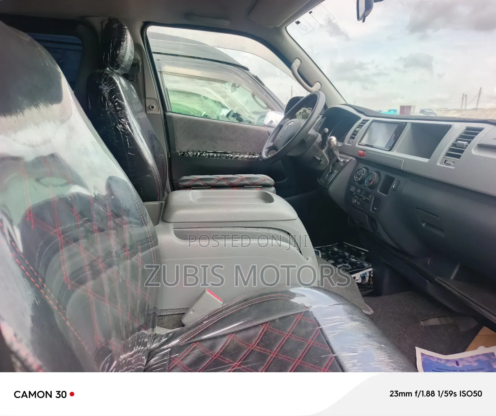 Toyota HiAce 2015 Black
