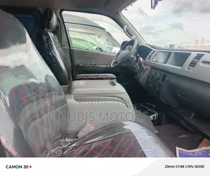 Toyota HiAce 2015 Black