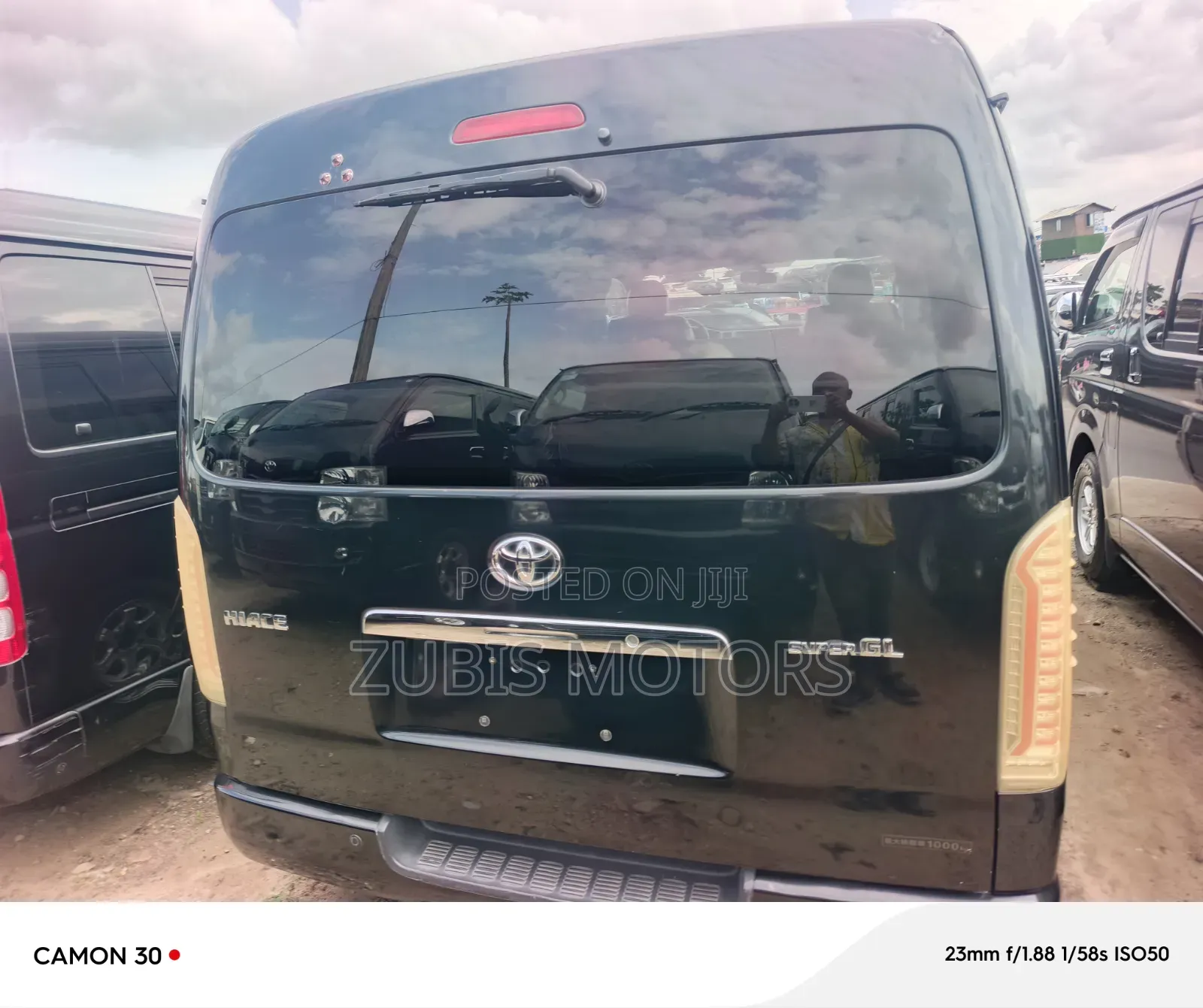 Toyota HiAce 2015 Black