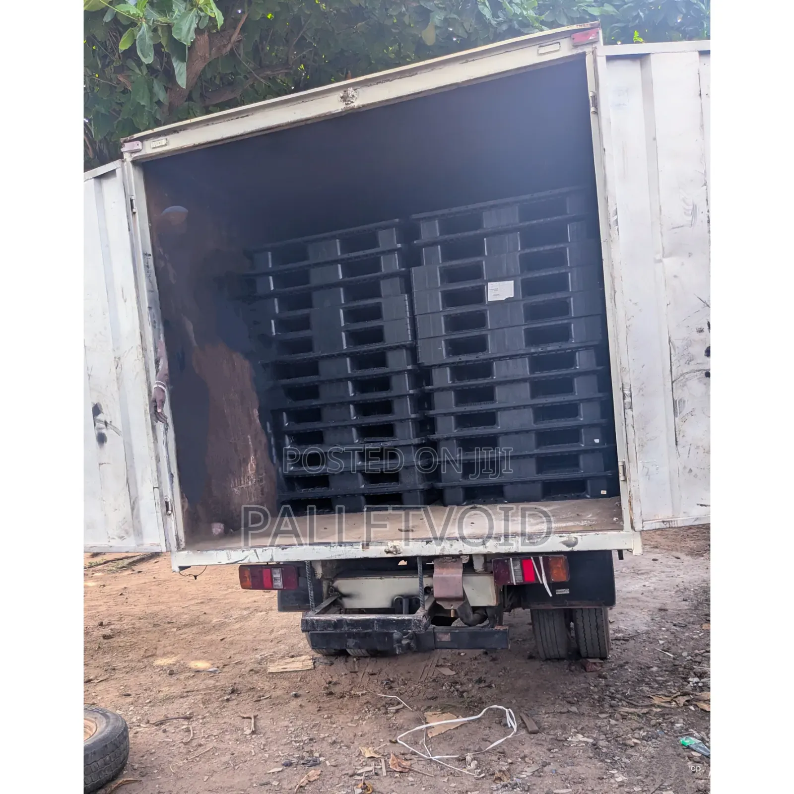 Swift Plastic Pallets Delivery