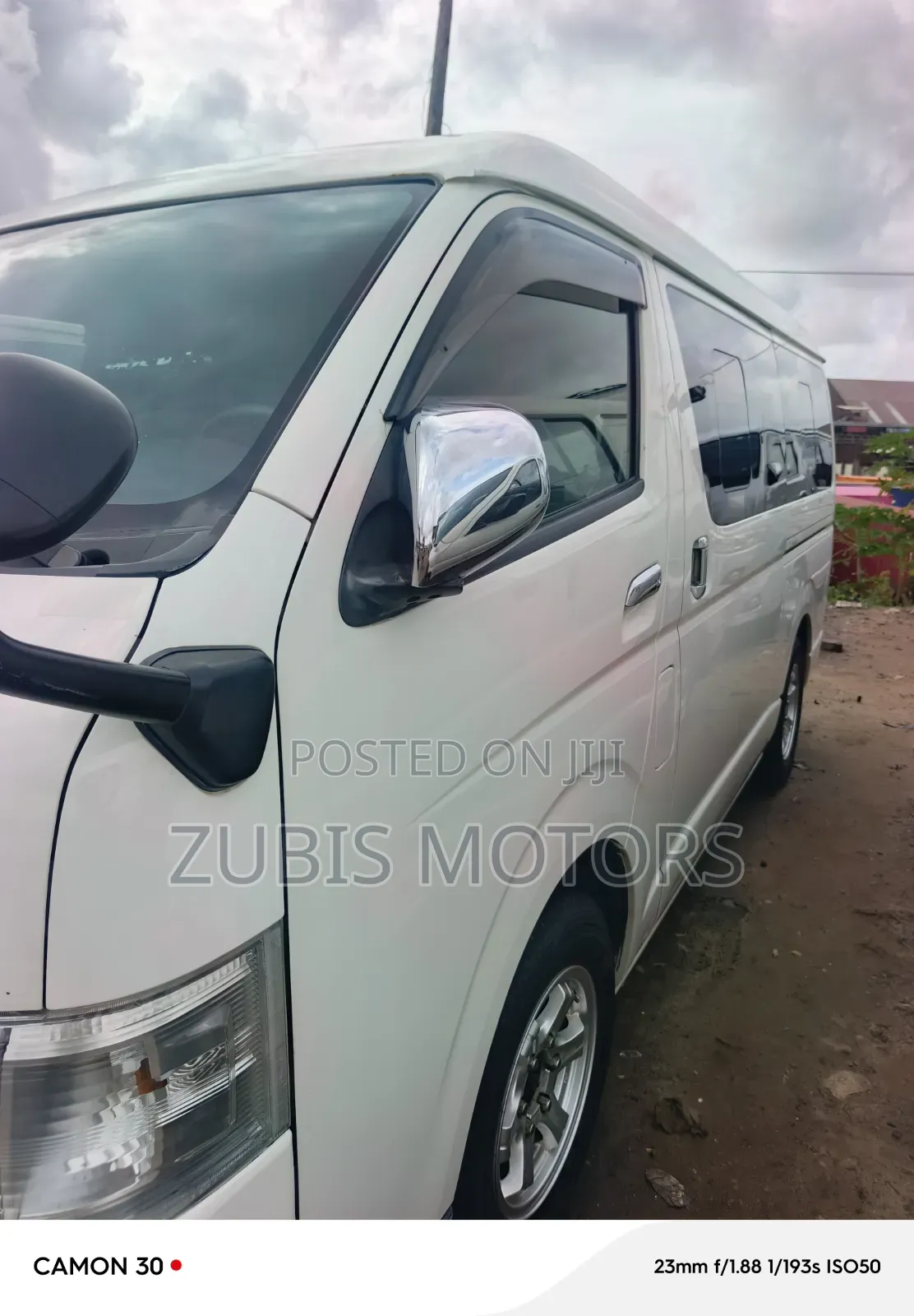 Toyota HiAce 2015 White