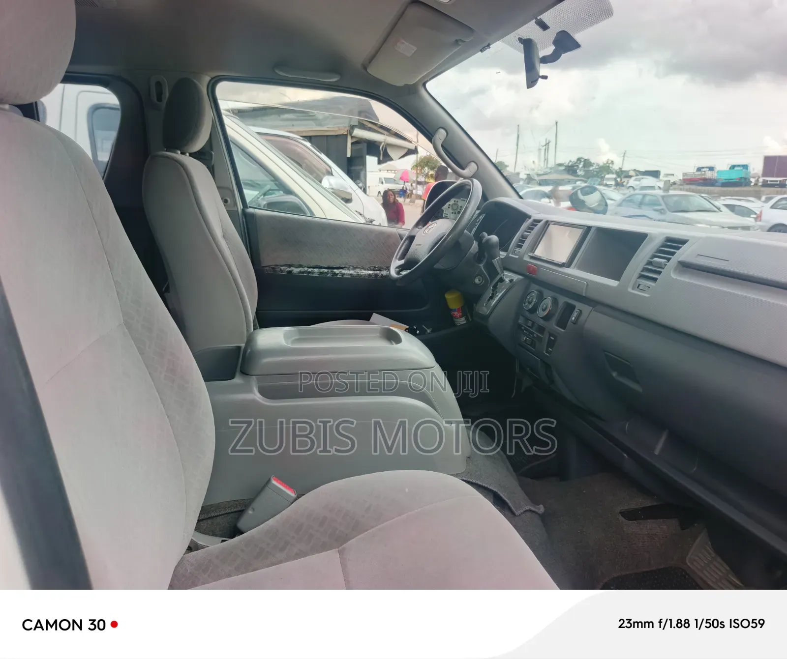 Toyota HiAce 2015 White