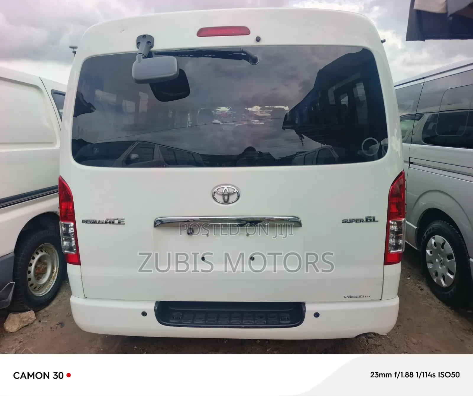 Toyota HiAce 2015 White