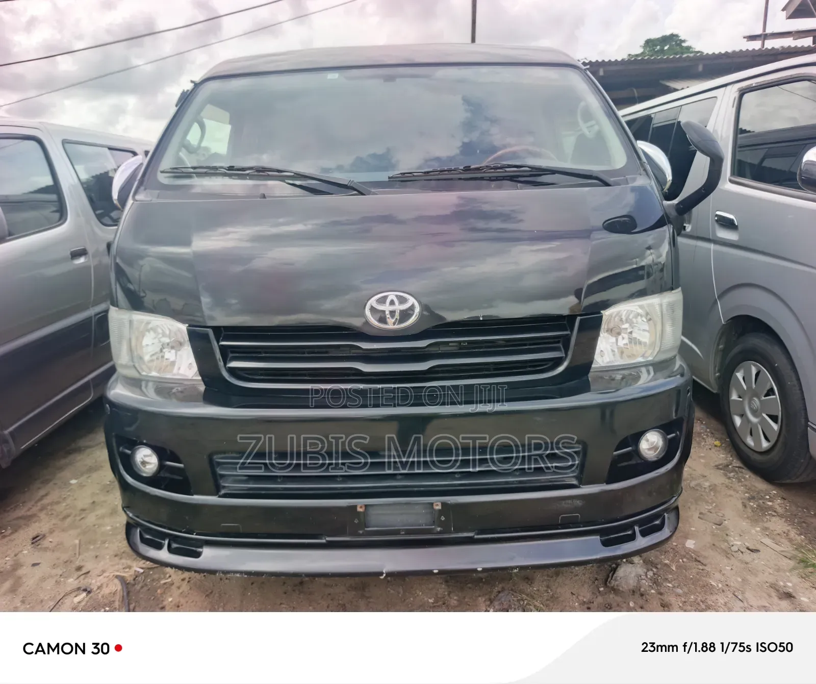 Toyota HiAce 2015 Black